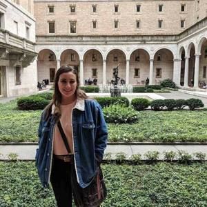 Meet your Posher, Olivia